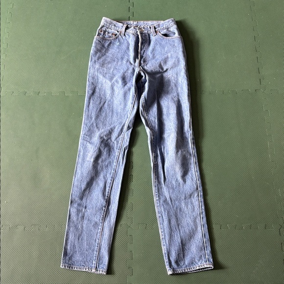 VTG 501 Levi's Women's High Rise Light Blue Jeans Size 26 Waist - Picture 3 of 14